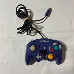 Nintendo GameCube Controller Indigo
Purple Corded For Parts Or Repair
DAMAGED
